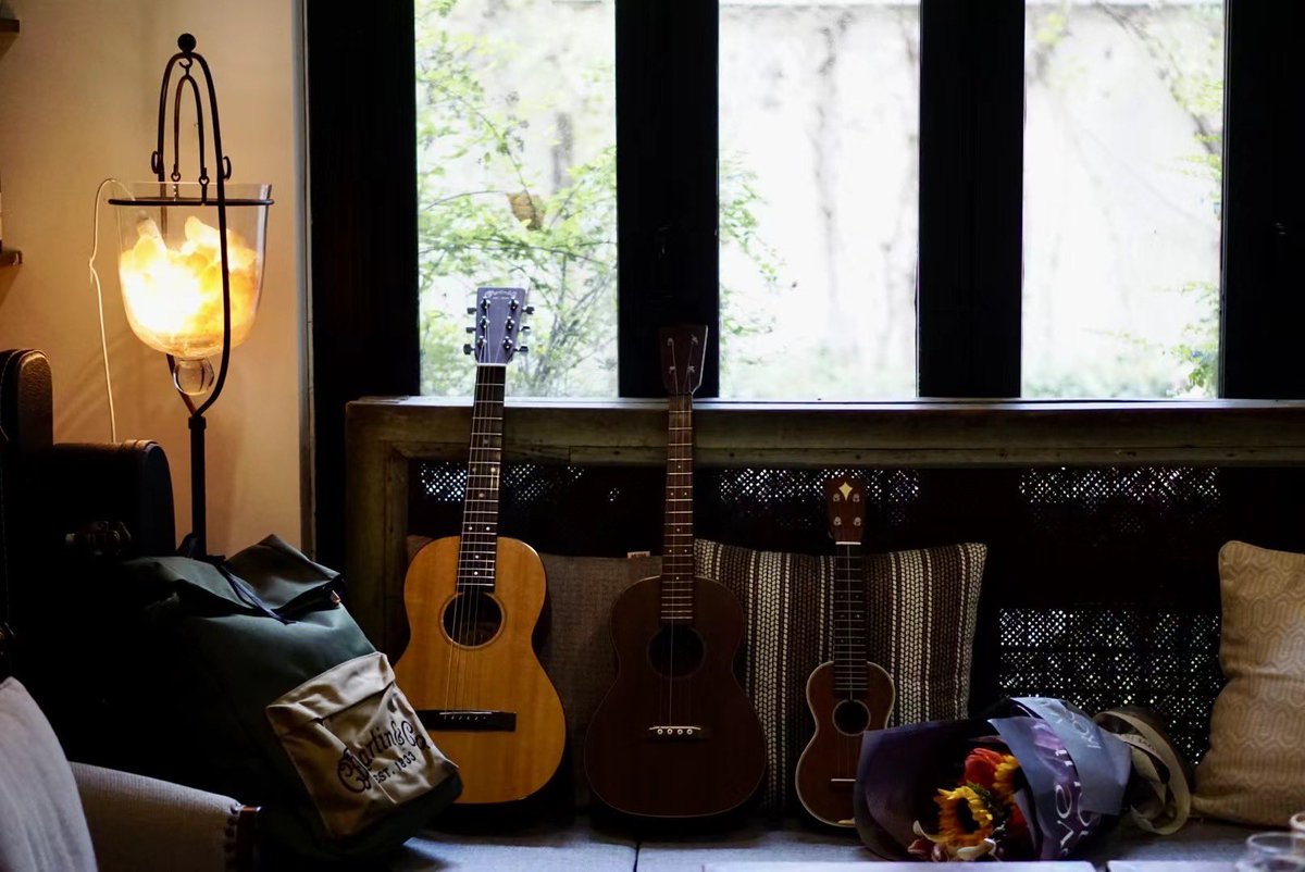 dbennyct's tweet photo. Celebrating 190th Anniversary #MartinPride @MartinGuitar @Lifeisgood https://t.co/8PQ1UKGpGW