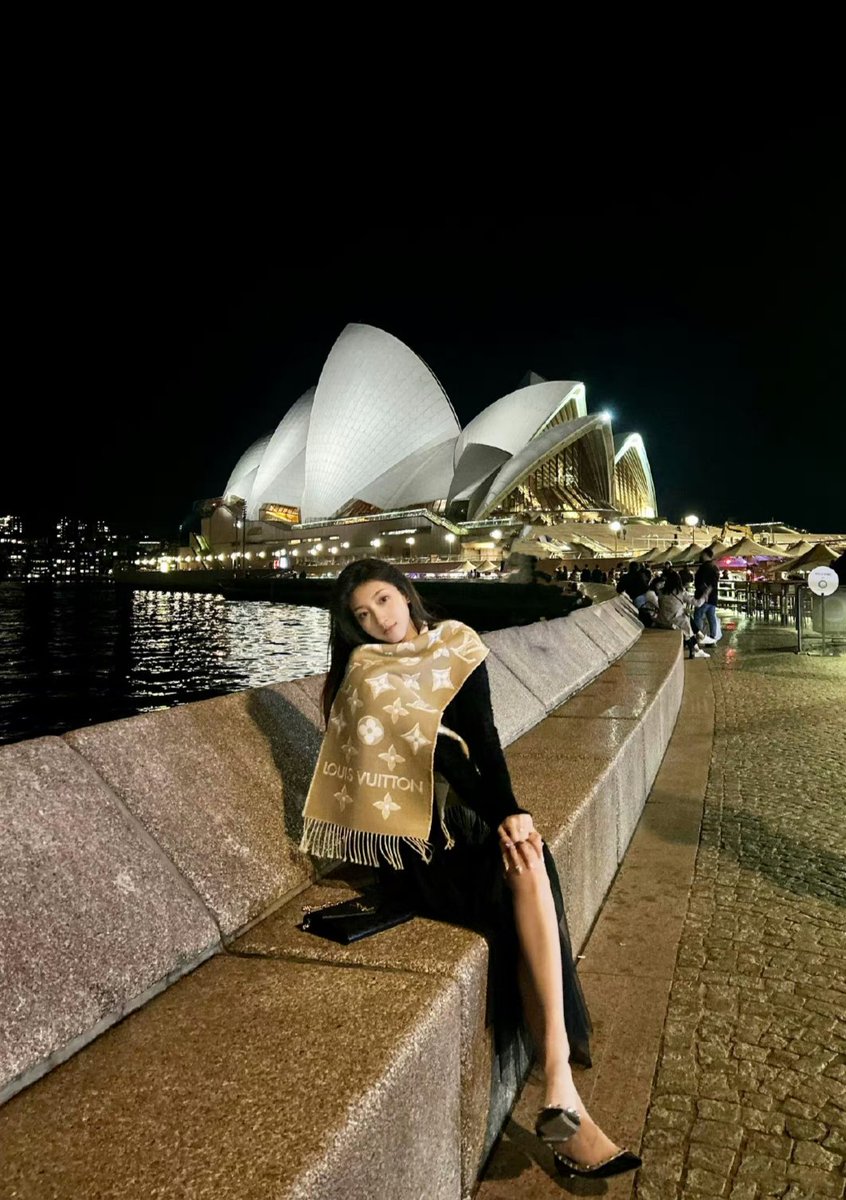第一眼的关注点在哪？what's the first thing  you notice？#SydneyOperaHouse or… https://t.co/KdqyivoiEc