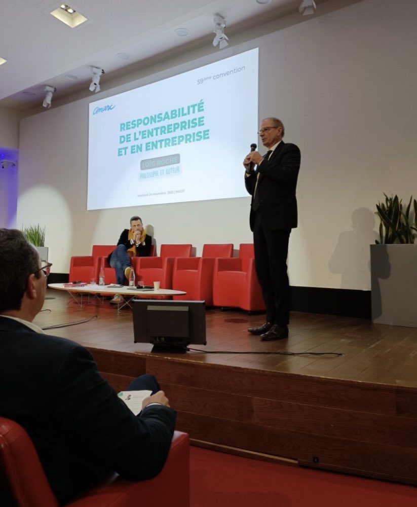 FlorenceBouchot's tweet photo. Un grand merci @RocheLoick pour votre intervention passionnante lors de la 59ème #Convention @AMARC_asso sur la #responsabilité des #entreprises et en entreprise, la #rse, notre capacité à vivre ensemble. « C’est parce que je suis libre que je peux endosser des responsabilités. » https://t.co/nYfcxMePeL