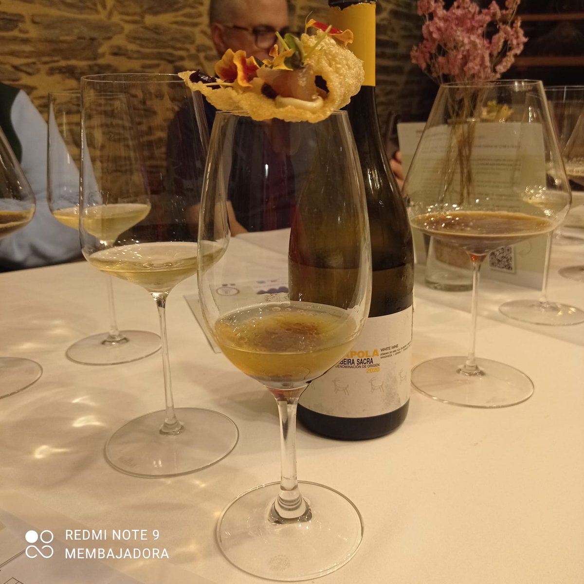 ribeirasacrado's tweet photo. 🍷🍷Final do Concurso de Tapas de Lugo #APEHL
Este venres catáronse 4 das12 finalistas e 3 propuxeron maridaxe con viños da #DORibeiraSacra
🍷Prebe con La Pola
🍷Pulpería O Castelo con Peza do Rei
🍷Casa d'Auga con Pobre Tolo
Durante a fin de semana segue a final
#aphel https://t.co/d2P0tpyjpo