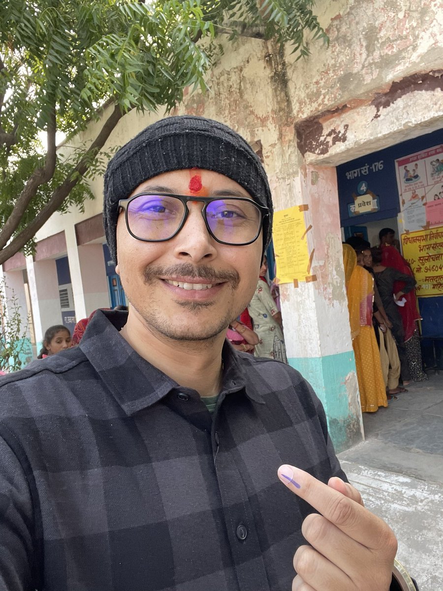 srkswami's tweet photo. @RahulGandhi guess who? https://t.co/32qdPSMKoX