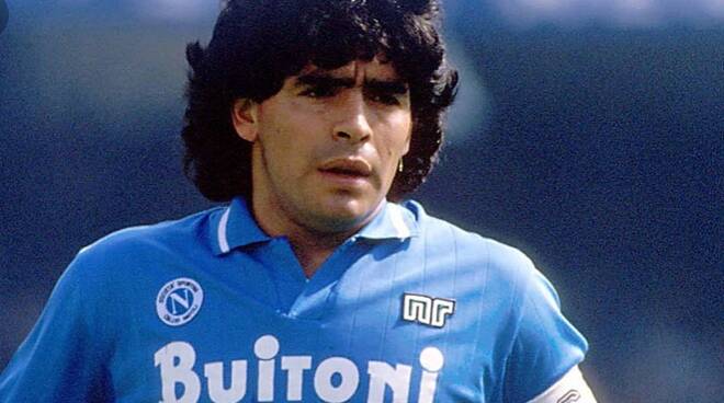 Il 25 novembre di tre anni fa rinasceva Maradona. 
La bellezza assoluta del calcio.
Sempre con noi.