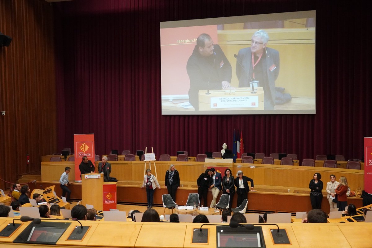 🟡🔴 Conseil régional des jeunes

Mesure phare du Plan Jeunesses, le nouveau conseil régional des jeunes s'installe aujourd'hui à l'hôtel de Région de Toulouse.

Instance de concertation, ce #CRJ permettra d'associer les jeunes aux futures politiques publiques de la Région.