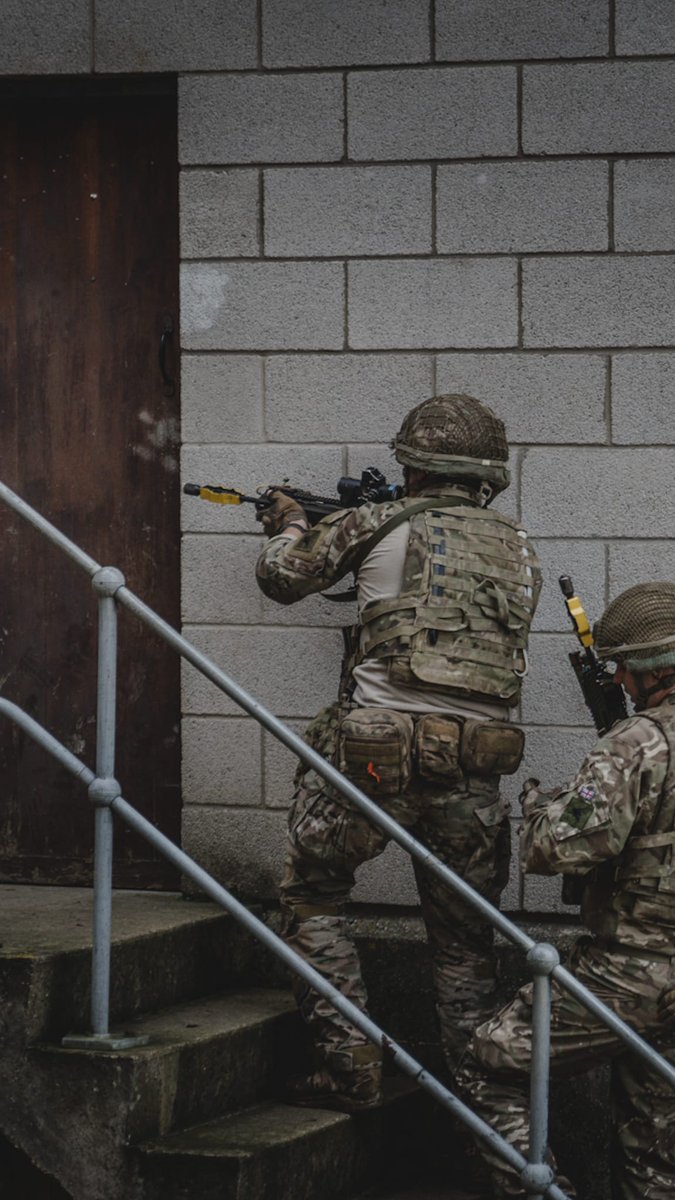 Urban training facility - Paras refining their urban skills, focussing on breaching and room clearance. Ready to fight, any place, any enviroment. #Readyforanything #globalresponseforce #theparachuteregiment #urbanwarfare @16AirAssltBCT @ArmyInfantryHQ @DefenceHQ @BritishArmy