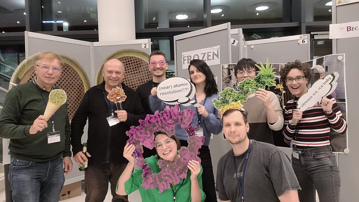 SazanovL's tweet image. Great to attend with almost entire group Vienna cryo-EM symposium.