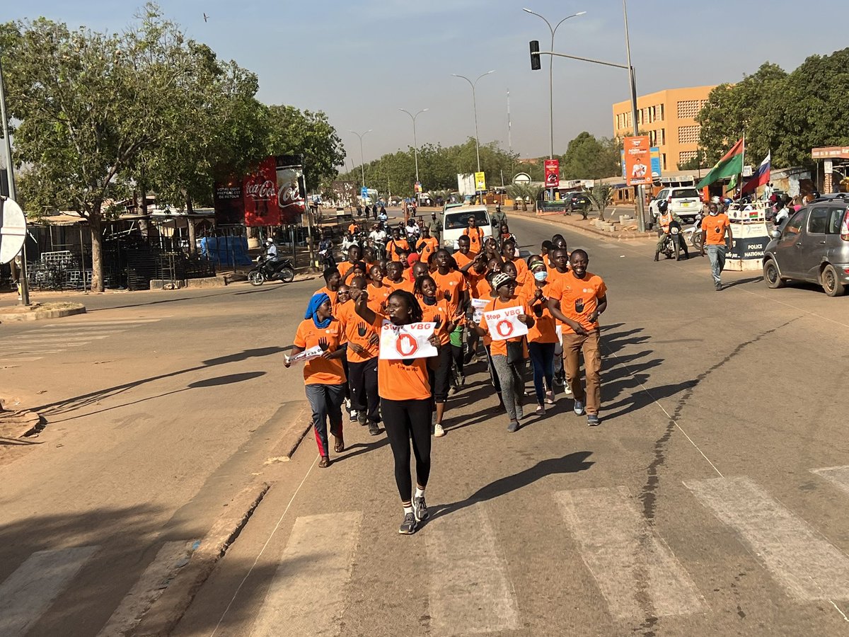 Reine Stéphanie THIOMBIANO🇧🇫 (@thiombianostph1) on Twitter photo Parce qu’il y a des combats qui en valent la peine 💪🏾😌
#16DaysOfActivism #StopViolenceAgainstWomen #lwili
<a href="/Atayeshe/">Dr. Natalia Kanem /she/her/ella/</a> <a href="/UNFPA/">UNFPA</a> <a href="/ONUFemmes/">ONU Femmes</a> Parce qu’il y a des combats qui en valent la peine 💪🏾😌
#16DaysOfActivism #StopViolenceAgainstWomen #lwili
<a href="/Atayeshe/">Dr. Natalia Kanem /she/her/ella/</a> <a href="/UNFPA/">UNFPA</a> <a href="/ONUFemmes/">ONU Femmes</a>