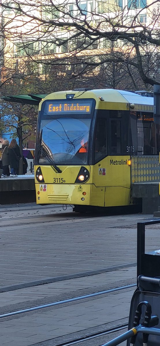 Mccuryan's tweet photo. Great to see the 3115b back in service again! What a lovely start to the weekend 🥹🥰 @BeeNetwork @AndyBurnhamGM https://t.co/Vu6qEMkBqu