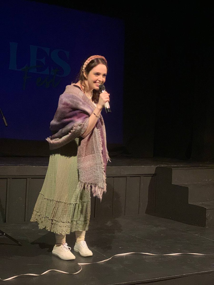 Lesbicanarias's tweet photo. 😱 La mismísima Safo se ha subido al escenario del LesFest https://t.co/vawhBCfUkA