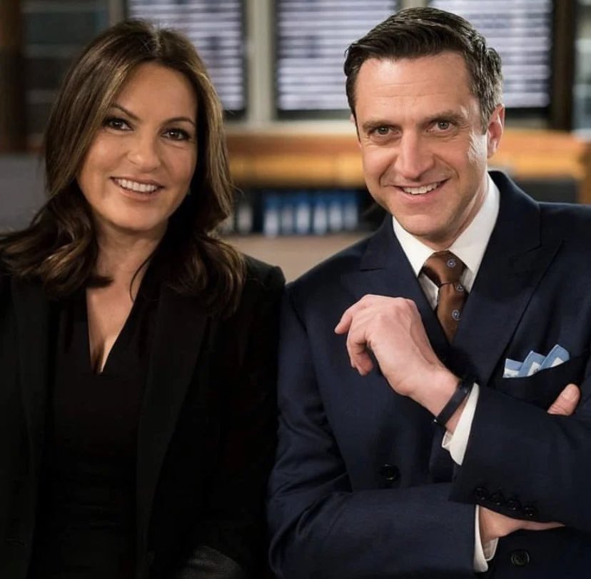 shellhoed's tweet photo. why do they look like they're announcing their marriage here https://t.co/yv4B3wYabP