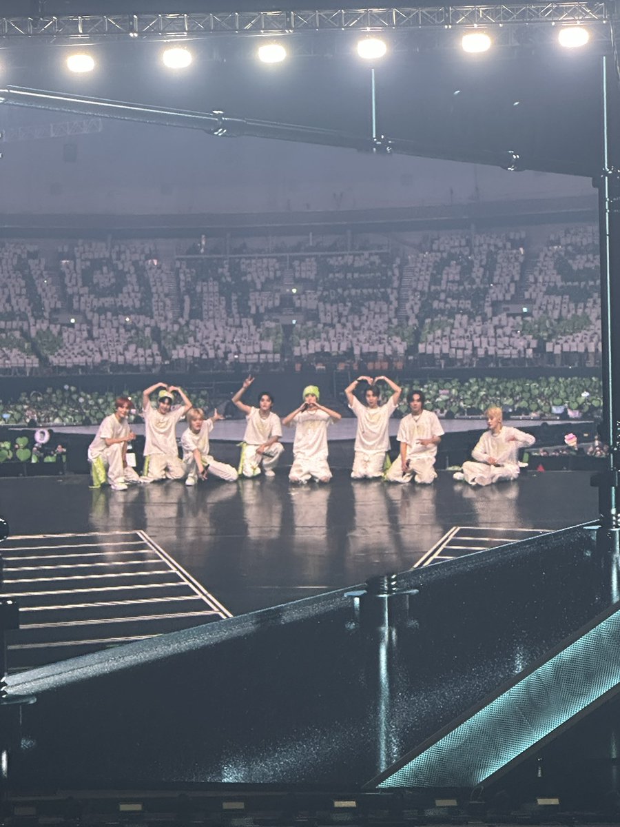 nunanunak's tweet photo. 시즈니의 자부심 우리칠 https://t.co/Bk7GaT3uTo