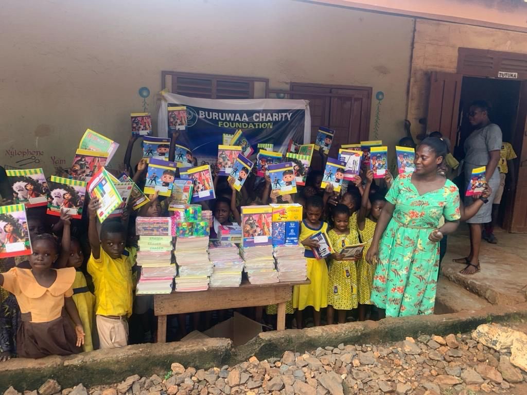 FosuLovis's tweet photo. A global call to action to put smiles and restore hopes in the lives of the needy kids. We all have a role to play in changing the world. I humbly call all stakeholders to show empathy towards this Charity Foundation. Thank You 🙏
#ThekwabreEastDream🇬🇭💪
#GodisTheAnswer https://t.co/yeg0CbYutv