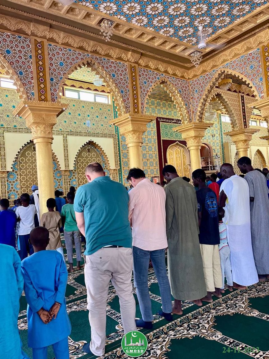 GMDSDiass's tweet photo. Prière de ce Vendredi 24 Novembre 2023 à la Grande Mosquée de Darou Salam Diass, sous la direction de Mawlaanaa Serigne Sidy MBACKÉ Mbour.
@gmdsdiass #gmdsdiass #mosquée #religion #islam https://t.co/QWykGNcyyv