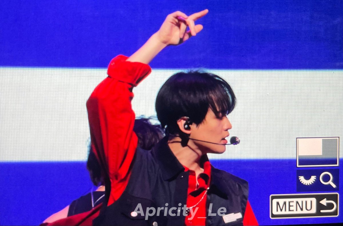 231125

Neighbors Con

#천러 #CHENLE #钟辰乐 #乐乐 #チョンロ #NCTDREAM #NCT