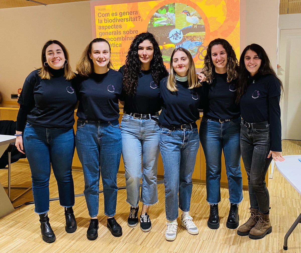The Lab is ready!!! #BCNEvolDay23 #recombination #biodiversity <a href="/CosmoCaixa/">Museo de la Ciencia CosmoCaixa</a> <a href="/LCATMon/">LaCiènciaAlTeuMón</a> 🧬🐢🦅🐠🦣🐆🐪🦒🦤🐕🐏