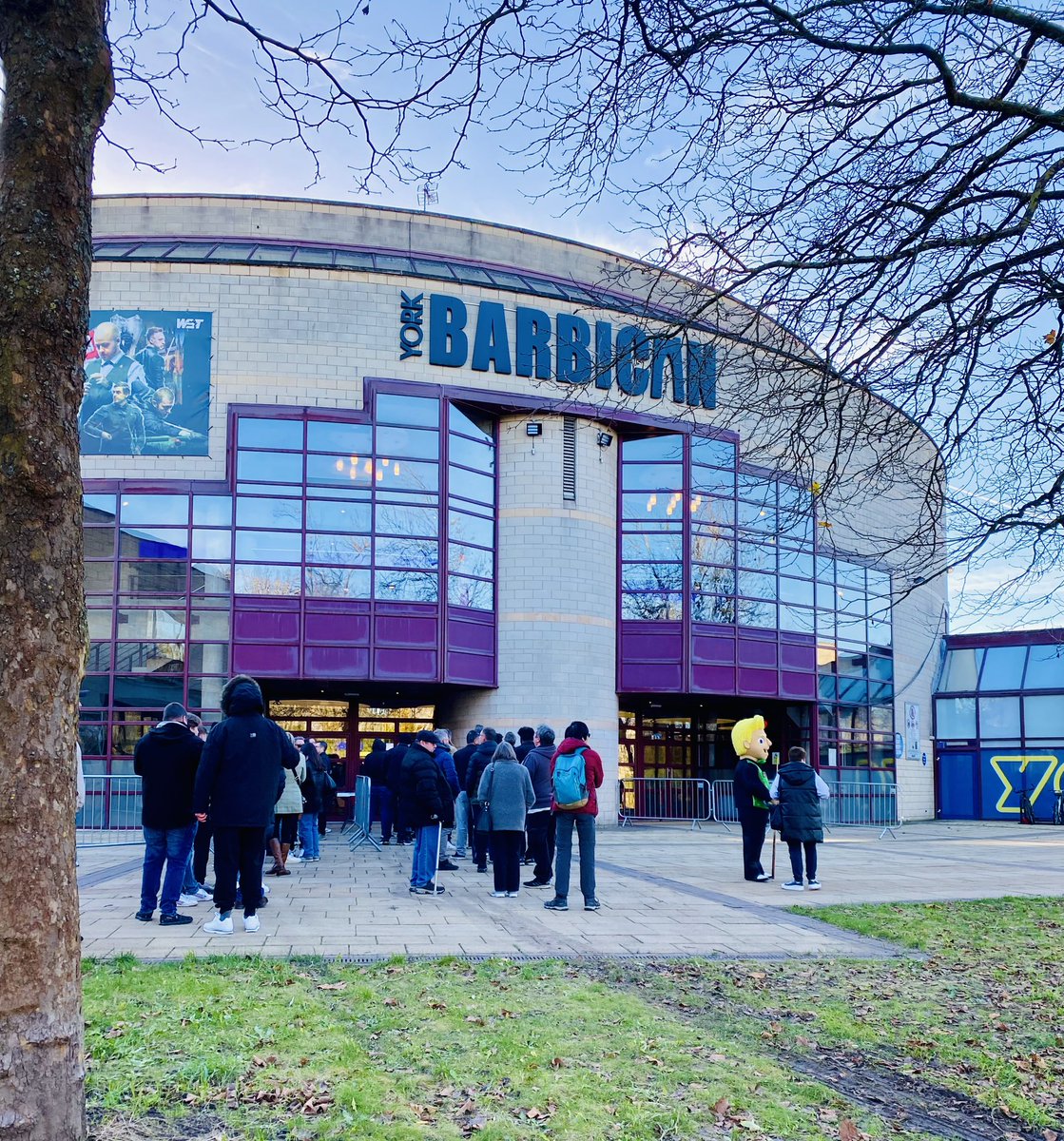 fasteddie147's tweet photo. Marvellous #snooker #york #bbcsnooker #eurosport #barbican #talkingsnooker #snookerscene #therackpack https://t.co/7OH4gM7nAH