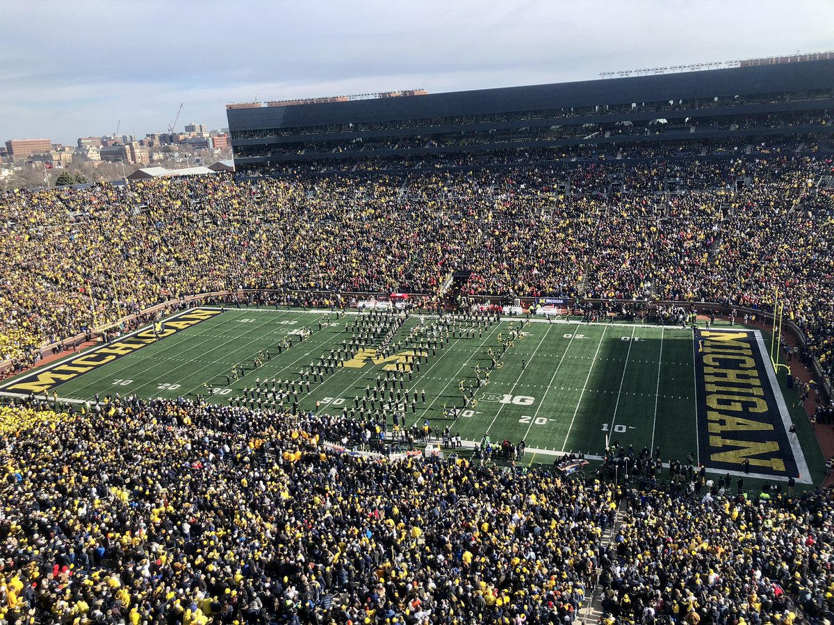 European pro sports crowds are insane but Americans will pack 105,000 people in a stadium over a college football rivalry between neighboring states LMAO