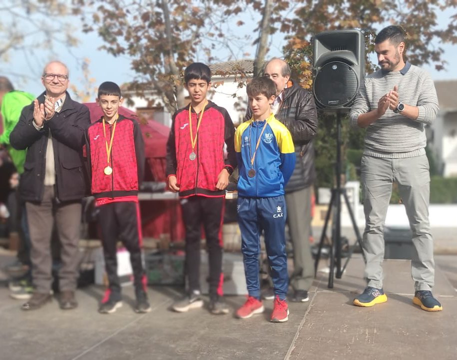 😌🤝 Sisena edició del cros de Cardedeu organitzat per <a href="/Corrigaires/">Corrigaires Cardedeu</a> 

✍️ Centenars d’atletes han omplert el circuit del Parc Pompeu Fabra en onze curses diferents.

Amb la col•laboració de <a href="/ajcardedeu/">Ajuntament Cardedeu</a> i <a href="/CEVORI/">CE Vallès Oriental</a> 

📲 xipgroc.cat/ca/curses/Cros…