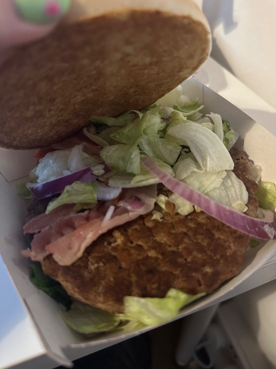 beingbecki_'s tweet photo. @McDonaldsUK does this look “big &amp; cheesy” to you? Got this delivered so I can’t even exchange it. https://t.co/AP6H7JM5KY