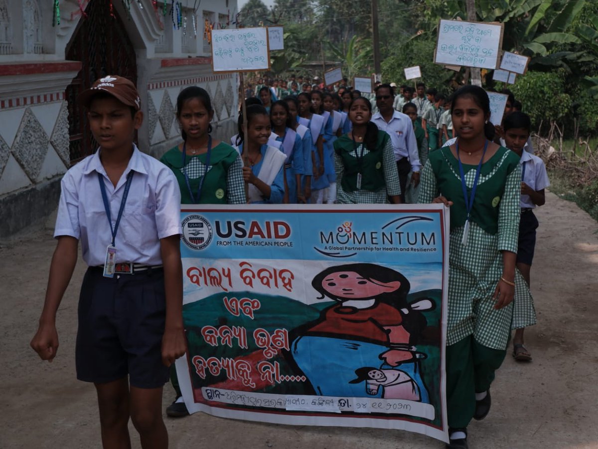 EkjutIndia's tweet image. A rally was organized with school students of Kankili High School, Kankili Gram Panchayat,Parjang block of Dhenkanal district, Odisha to create awareness on &quot;No to Child Marriage and No to Girl Foeticide&quot;
 @USAID_MOMENTUM @JhpiegoIndia @astha14jain #MOMENTUMIndiaYash #EndCEFM 1/2