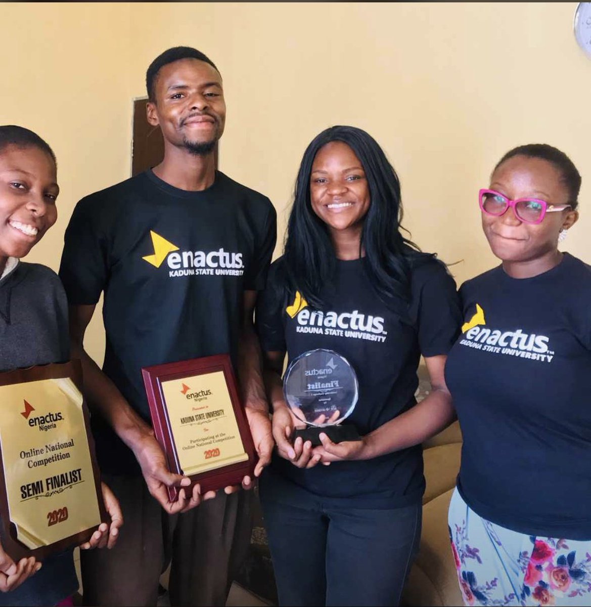 theefejohnson's tweet photo. As a student, I became the FIRST EVER recipient of the "Most inspiring student award" by the University.
I also pioneered and led a team of over 100 of the brightest @enactus that won the national leadership prize for COVID (Throwback photos i never shared) https://t.co/W0YKcWG7c0