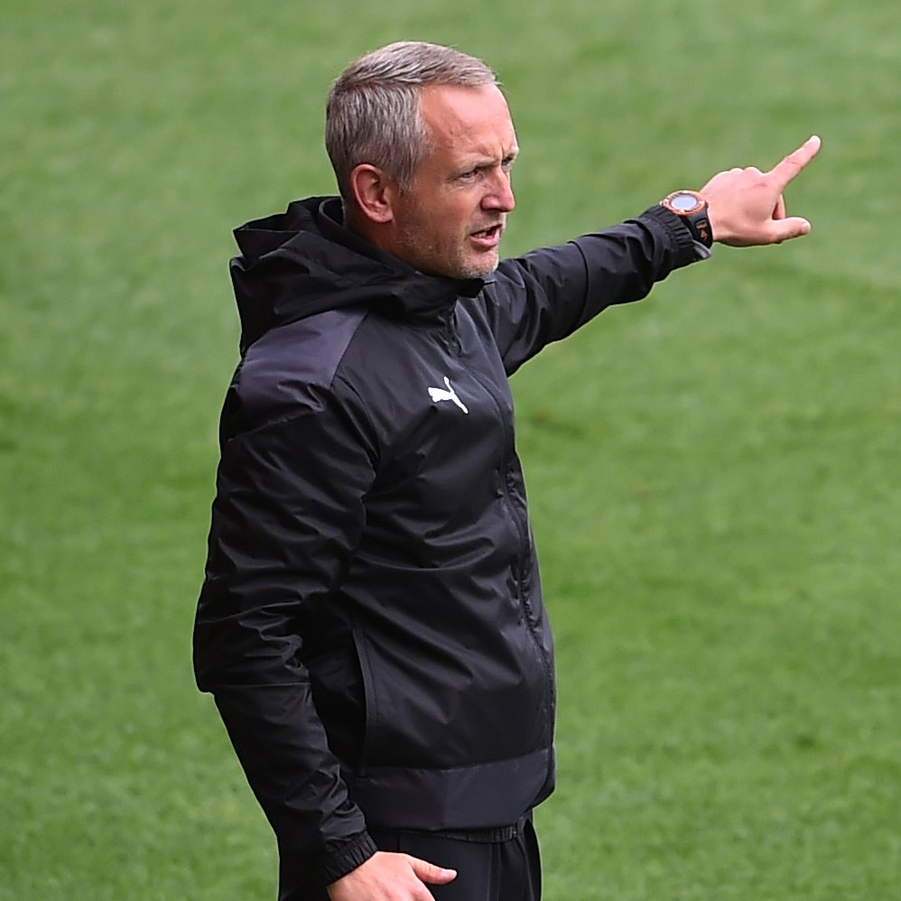 WWDWDDDDWDDDWWDDWDWWWWWWDWDL

The first team to defeat Portsmouth in a league fixture in 259 days.

👏 Neil Critchley's Blackpool FC.

#UTMP