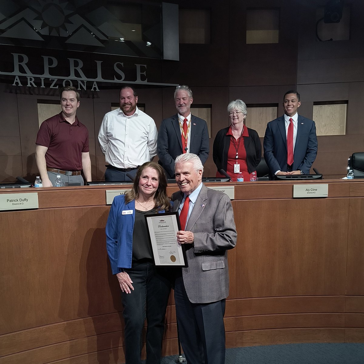 SurpriseEconDev's tweet photo. Mayor @skiphall2 proclaimed Saturday, Nov. 25 as #SmallBusinessSaturday in Surprise. The proclamation was accepted by CJ Johnson with @MaricopaSBDC. Remember to #ShopLocalStayLocal this holiday season to support Surprise small businesses & keep your tax dollars at home. 🎁🛒 https://t.co/H5y7gu6nv9