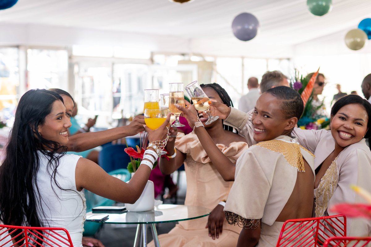 🎉 Wenzan’mawungekho eSummer Cup: If you're not here, you are missing out on the event of the year! 🚨 🥂 Cheers to the winners, the fashionistas, the dance floor champions, and everyone who brought their #SummerReign A-game to Turffontein today. #BetwaySummerCup

#SummerCup2023