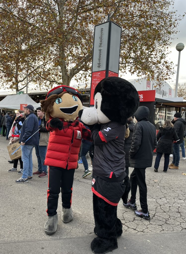 ❤️🐺🖤 
À #Lyon au Matmut Stadium Gerland pour #LOUAB 
#LaForceduLou
#LaMeute 
#Top14 
#Rugby