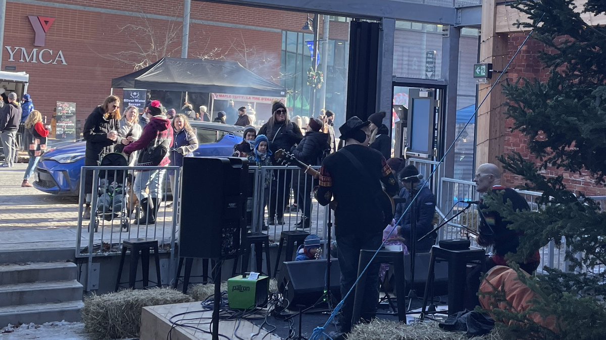 Pretty Christmasy in downtown #sudbury today