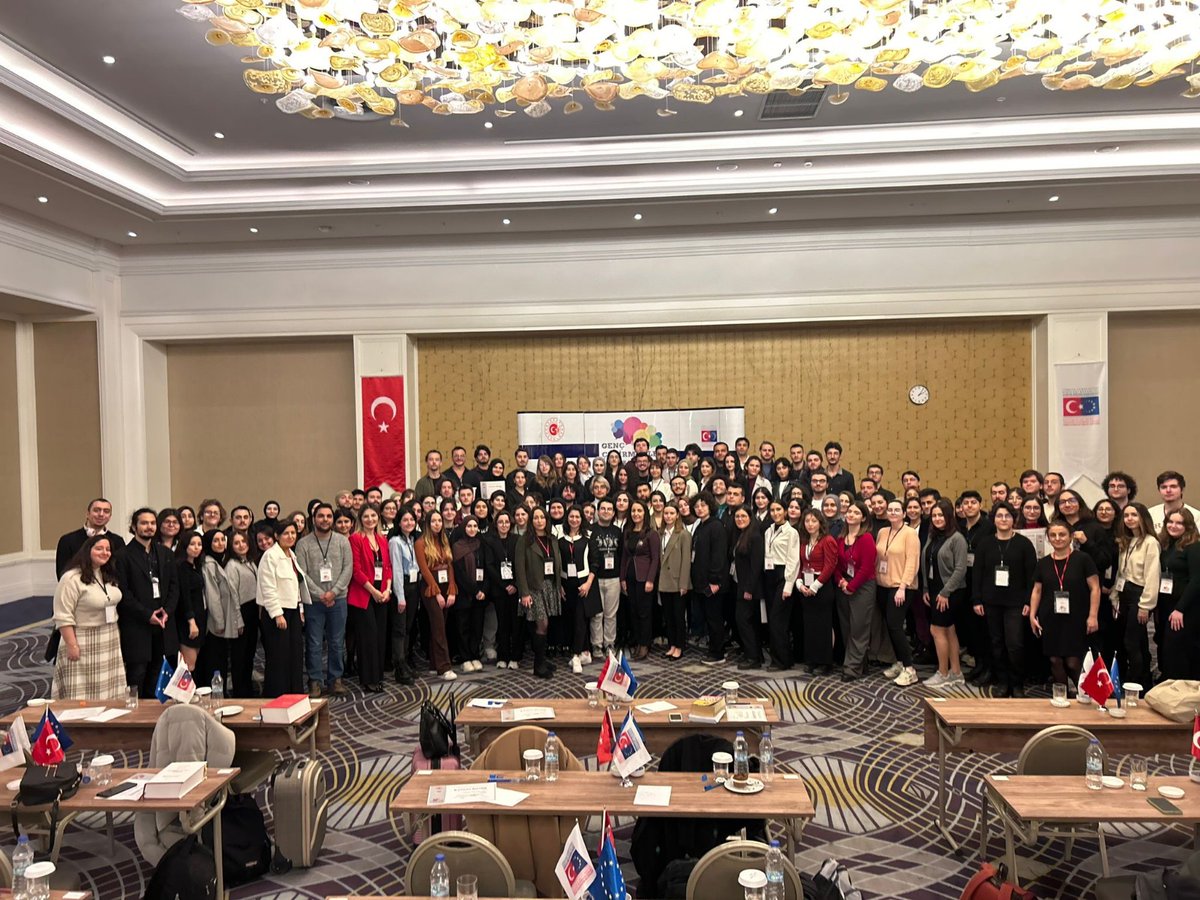 Dışişleri Bakanlığı Avrupa Birliği Başkanlığı tarafından bugün İstanbul'da 12'ncisi düzenlenen Genç Çevirmenler yarışmasında bölümümüzü temsil eden öğrencilerimiz İrem Gültekin ve Muhammed Ali Ağır'a bölümümüz adına teşekkür ederiz.💐