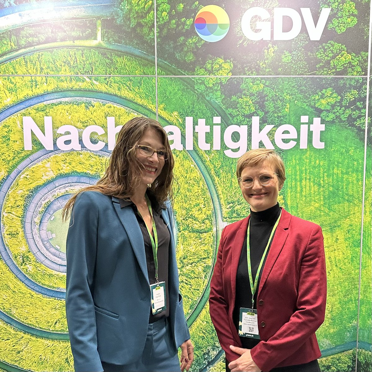 Vielen Dank, @fbrantner, für den Besuch beim @gdv_de und den Austausch zu #klimafolgenanpassung und #naturgefahren bei der #BDK23 der @Die_Gruenen. @JoergAsmussen @anja803 @tjarkmelchert @loeschtaste