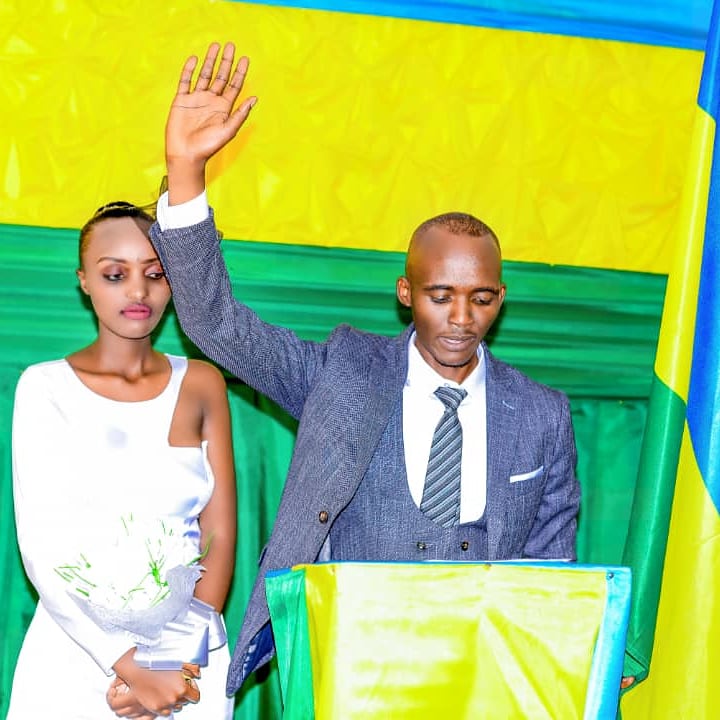 Thanks for teacher wacu watwigishije neza turabigushimira Imana izakubakire