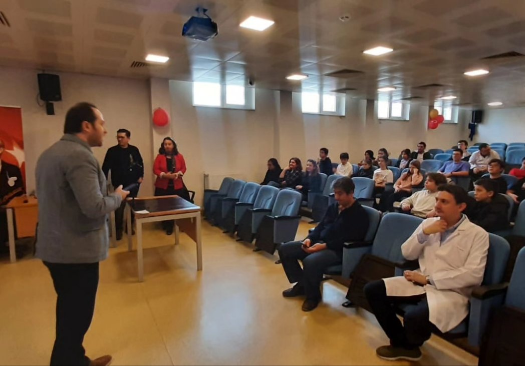 edirnebilsem's tweet photo. Trakya Üniv. Eğitim Fak. Öğretim Üyesi Prof. Dr. Sn. Eylem Bayır'a "Bilimin Doğasına Yolculuk" adlı TÜBİTAK Bilim Söyleşisi için teşekkür ediyoruz. Öğretim Üyesi Dr. Sn. Sertaç Arabacıoğlu'na katkıları için teşekkür ederiz.
@MebOrgm @BilsemMeb 
@Edirne_MEM @trakya_univ https://t.co/4aqCW8OPRB