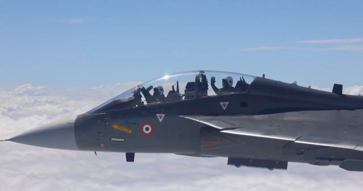 📸 Hindistan Başbakanı Narendra Modi, Tejas Hafif Muharebe Uçağı ile bir uçuş gerçekleştirdi.