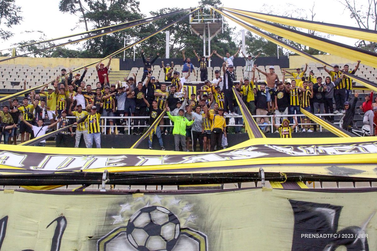 DvoTachira's tweet photo. 🔛 Las puertas del estadio ya están abiertas, hoy jugaremos la final con el Templo lleno 🤩👨‍👩‍👧‍👦

#XLaGloriaEnPuebloNuevo 💛🖤 https://t.co/SUAXUV8wbL