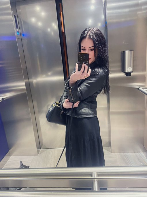 Jamie and I in Paris ❤️ https://t.co/CN52cbd6zL