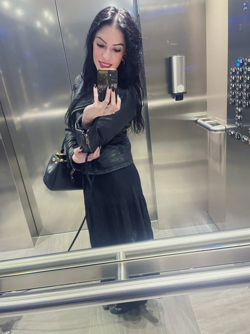 Jamie and I in Paris ❤️ https://t.co/CN52cbd6zL