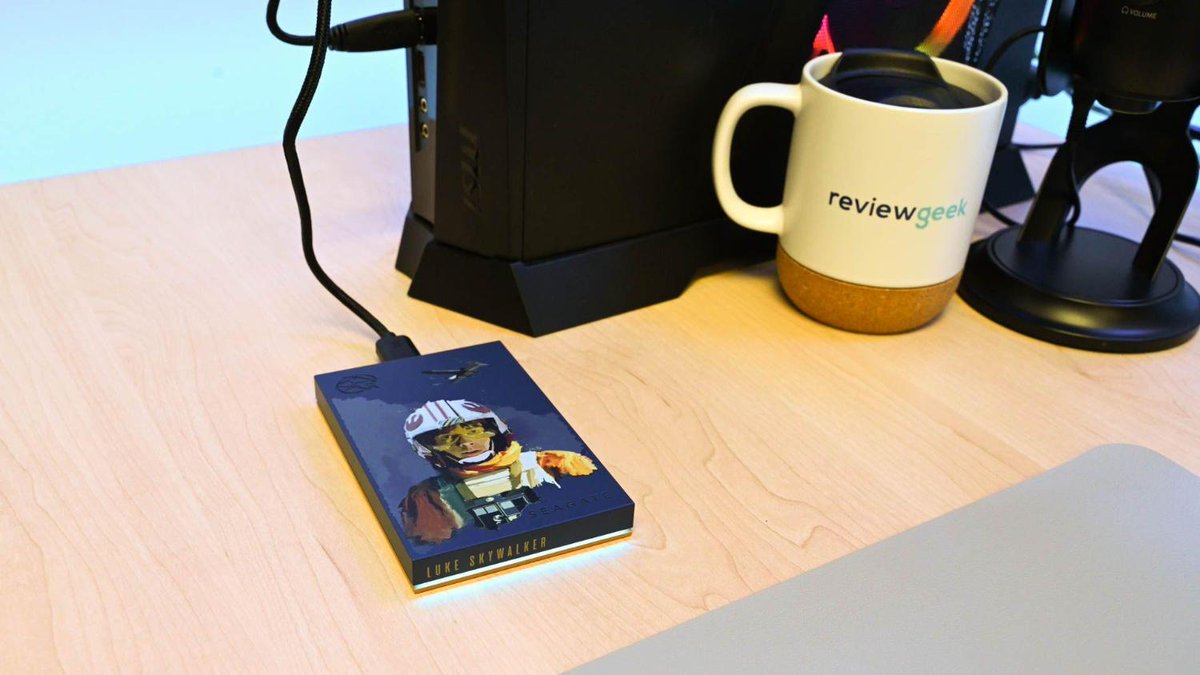 Review Geek tweet media