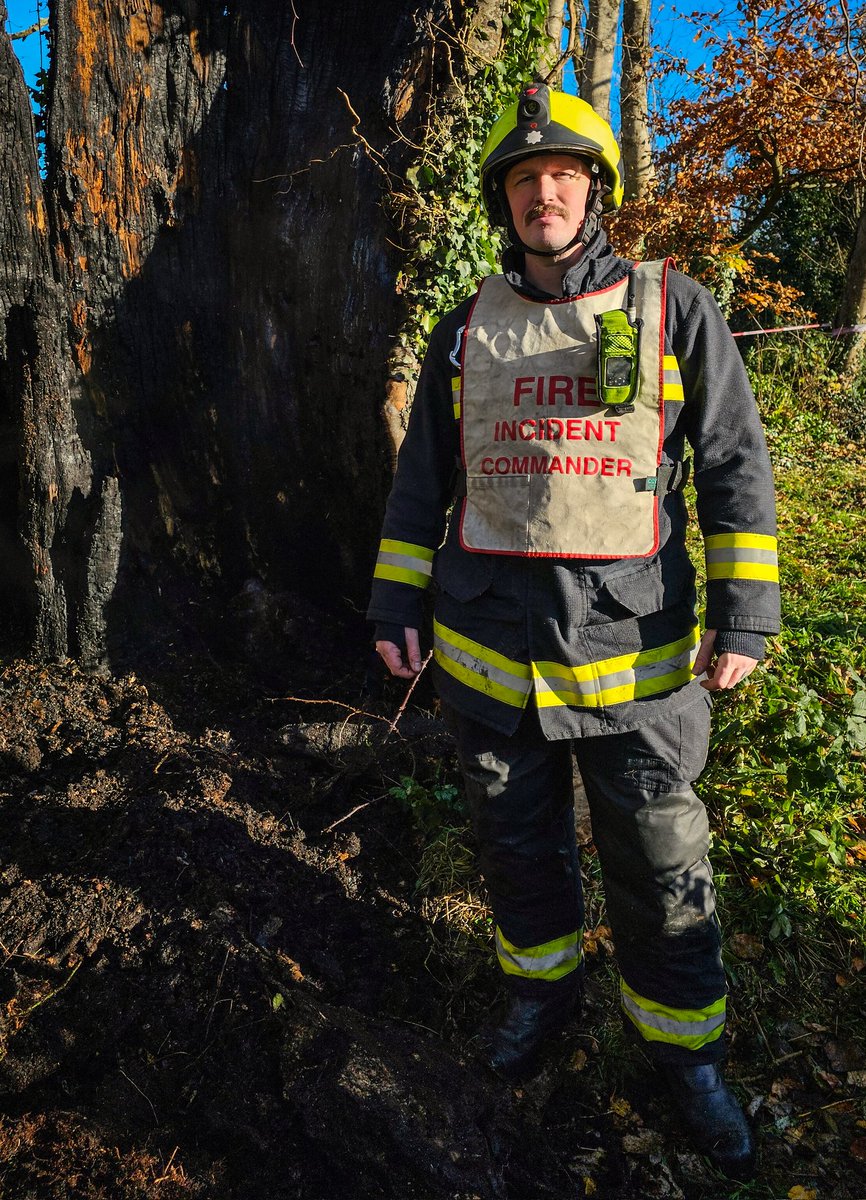 TheCaveMedic's tweet image. The Mo is coming along nicely for Movember. So much so I&apos;m seriously considering keeping it for a while. #Firefighter #incidentcommand #ics #movember #Fireandrescue