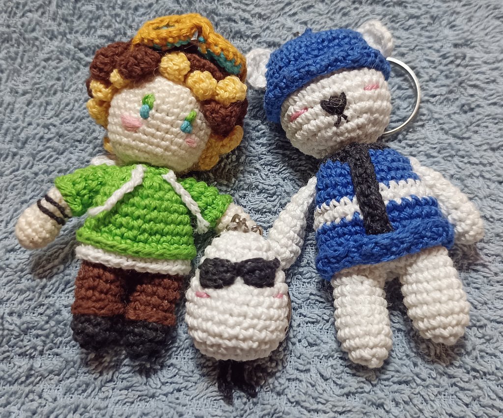 peepoCoffee_'s tweet photo. The little family together :') 

At least here 😭

#fredqsmp #sunnyqsmp #tubboqsmp https://t.co/AAb3XLHlKR