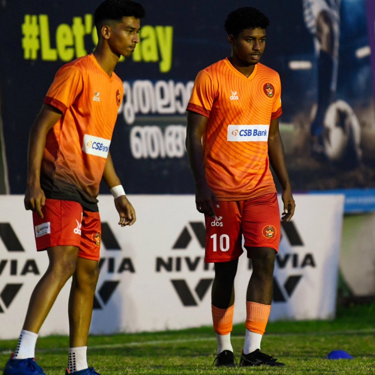 GokulamKeralaFC's tweet photo. Warming Up🙌🔥
#GKFC #Malabarians #IndianFootball #ILEAGUE #KPLKickoff #FootballFever https://t.co/ttL59n4wSl
