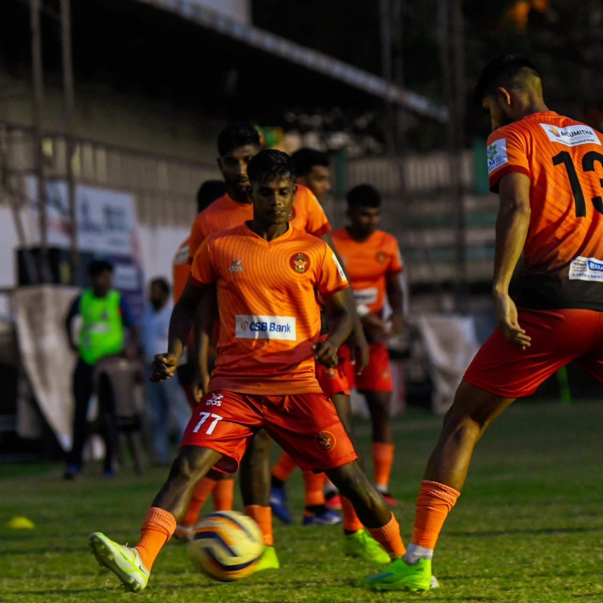 GokulamKeralaFC's tweet photo. Warming Up🙌🔥
#GKFC #Malabarians #IndianFootball #ILEAGUE #KPLKickoff #FootballFever https://t.co/ttL59n4wSl