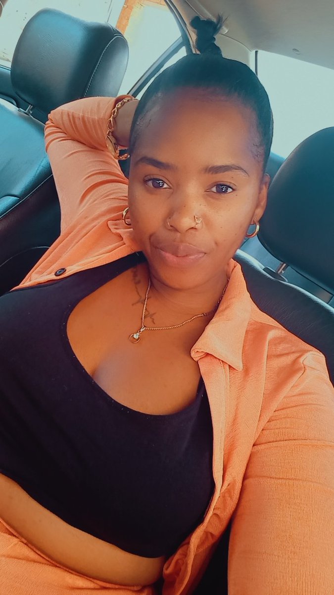 LeratoLagaKhoza's tweet photo. And like the moon, we must go through phases of emptiness to feel full again.😏

#saturdaysnaps https://t.co/JrdzdgXvoP
