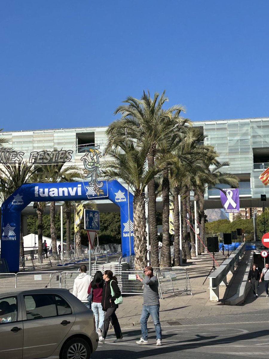 The finish area getting set up for tonights race.
#Benidorm10k