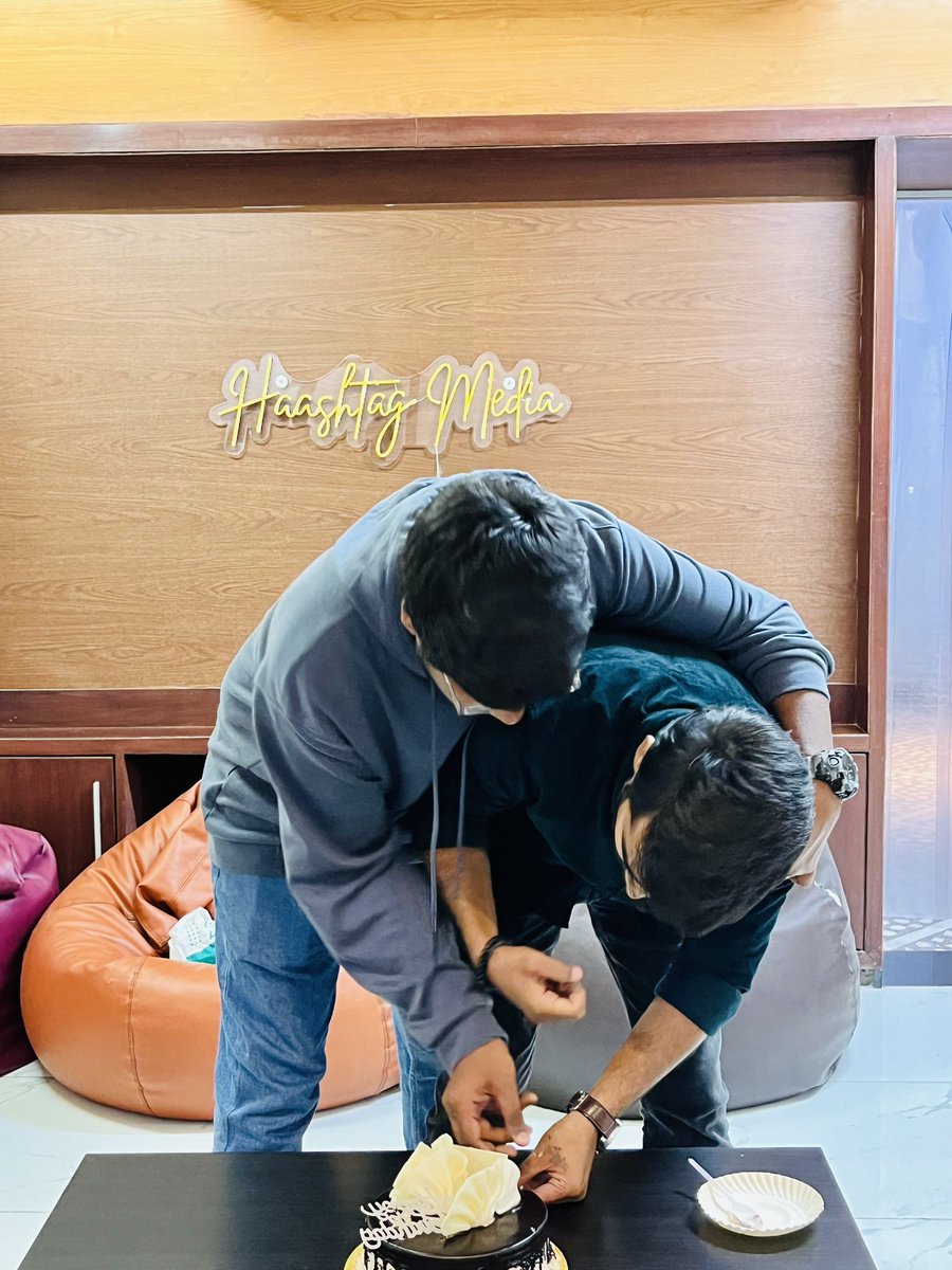 srinureddypalli's tweet photo. Happiest Birthday ra @katari_chandu 🥳 may god bless you with all the happiness and success always ❤️🙌🏻 https://t.co/CUerfLMZg8