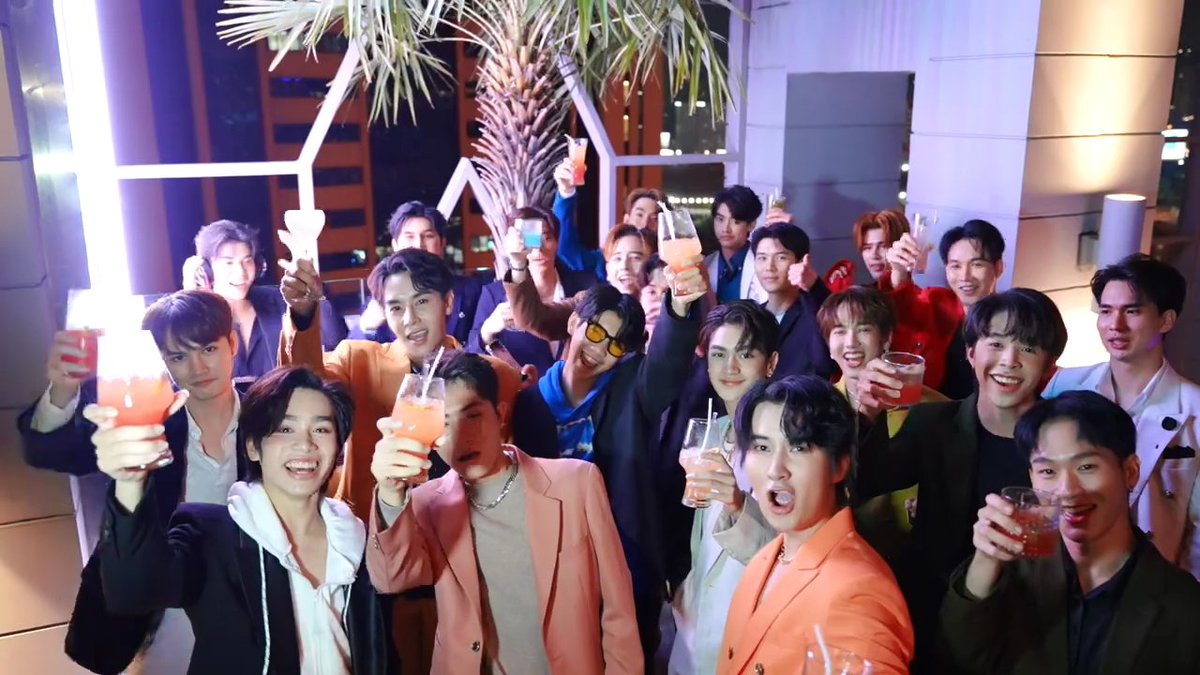 FourthOTH's tweet photo. พี่โฟร์ทที่รอคอย...  
https://t.co/jgz88PLmAT…

#BornToBeYTheSeriesTeaser
#borntobeytheseries 
#เปลี่บนฝันเป็นนาย https://t.co/xURcEWXP59