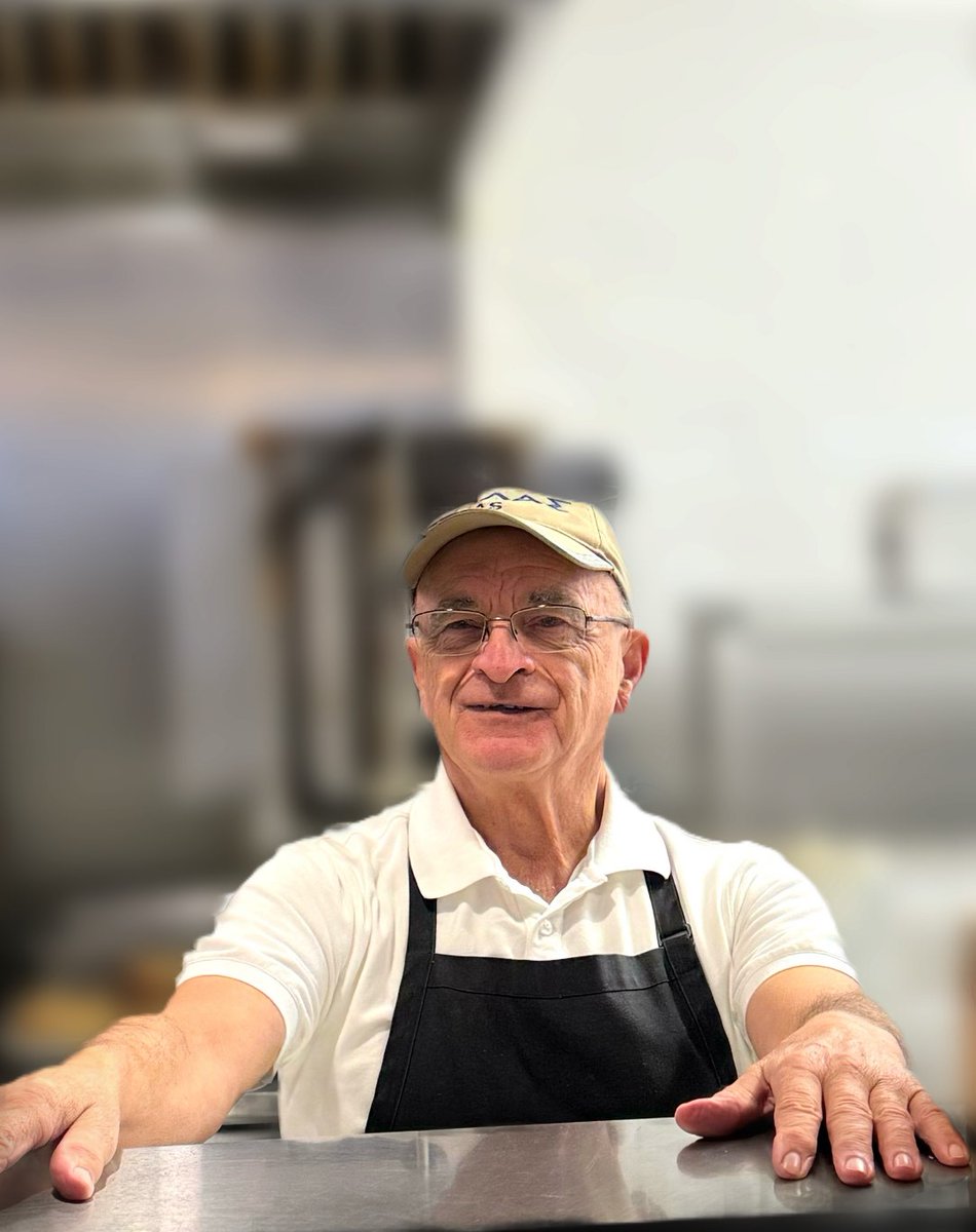 vineandolive's tweet photo. Happy #SmallBusinessSaturday!  Today is the perfect day to support small businesses and show your love for the community. Stop by and visit our smiley group! #SmallBusinessSaturday to join the conversation! #VineandOlive https://t.co/lTMNVwsjTQ