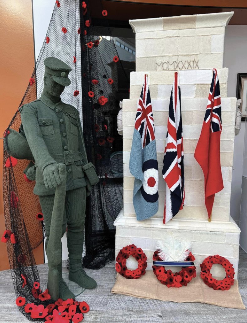 Let's celebrate this incredible display that was made for Remembrance Day👏😲

A knitting group from Stoke Gifford Retirement Village created an 8ft replica of the London Cenotaph. It was made by around 20 residents who started working on it in July this year.

Source: BBC News