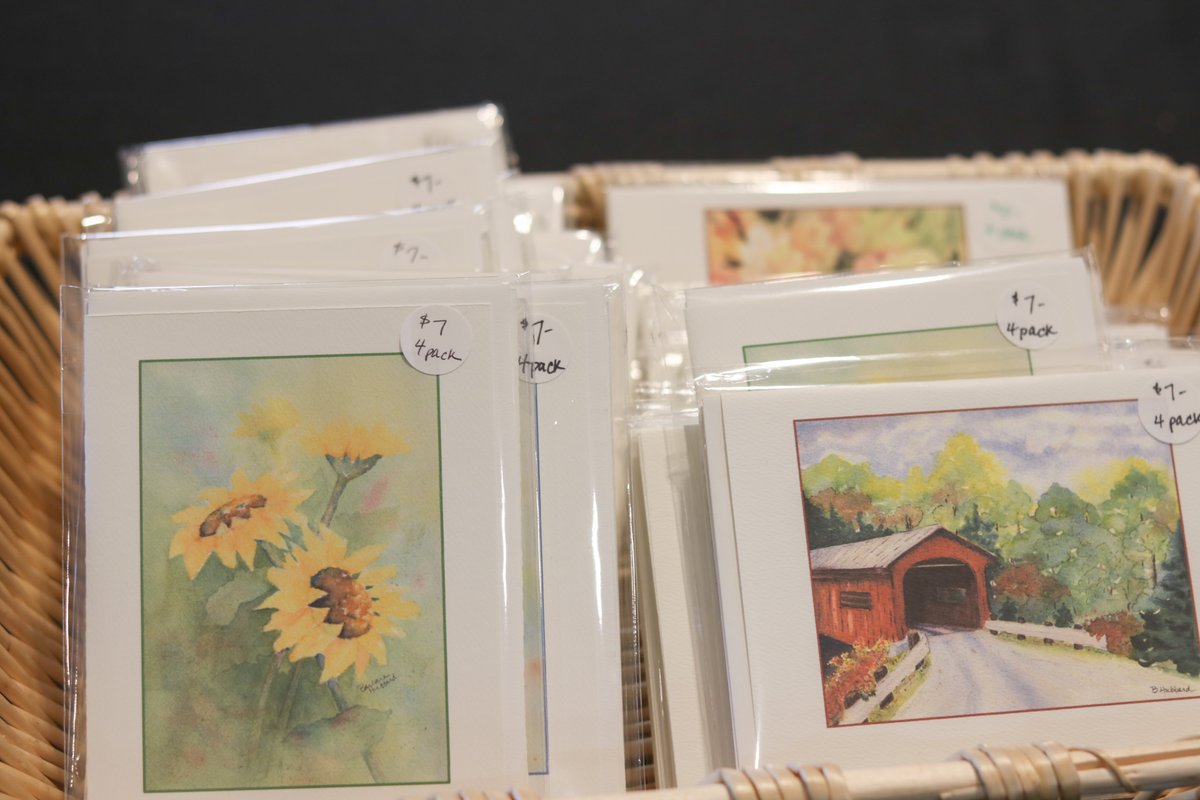 Don't forget about one of our most highly attended markets! Holiday Art Market is on Dec 2 from 10 AM - 3 PM at the LCAC. Later that evening, from 6 - 8 PM, meet us at Town Hall for the yearly Tree Lighting.