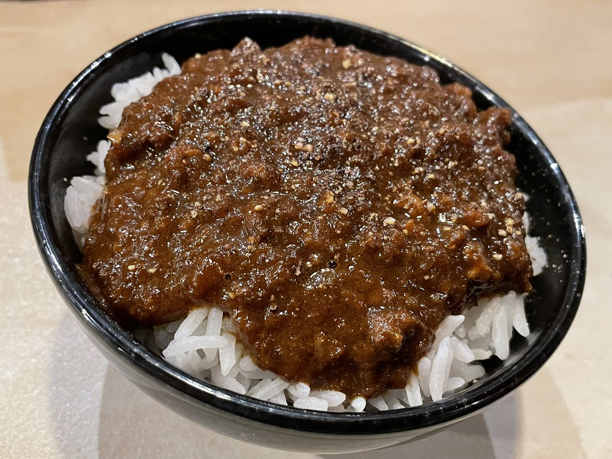lee_otokage's tweet photo. 木場　香噴噴
咖哩飯、他

今夜の香噴噴も最高でした。今日は日本を代表するカレーの名店のシェフを連れて行ったんですが一流シェフも大喜びの美味しさで。店名の通り香りが噴く料理の数々。圧巻です。いつミシュランの星をとってもおかしくないレベルの高さ。 https://t.co/IJWDrfJaL9